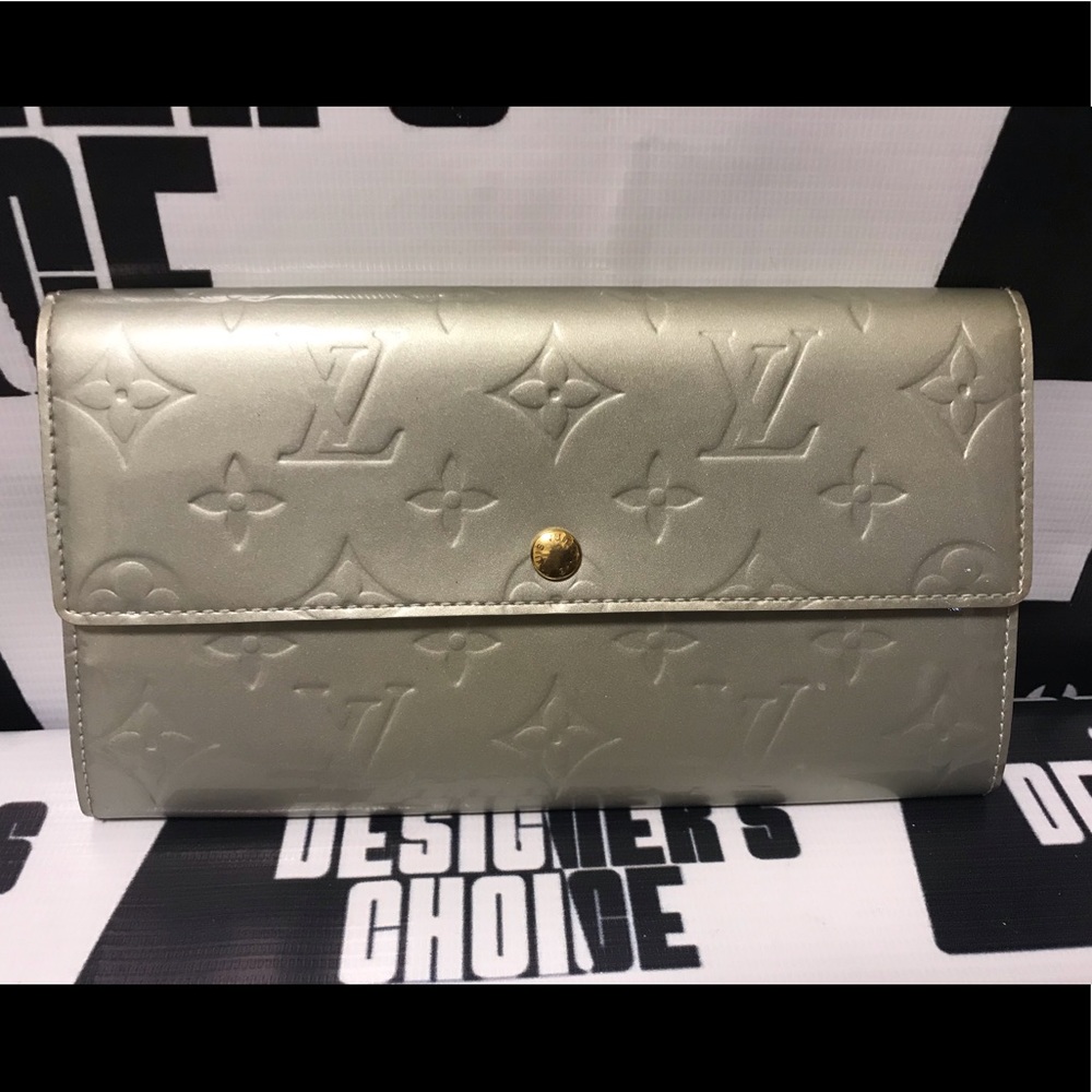 USED Authentic Vernis Wallet